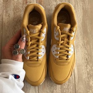 NWT Nike Air Max 90 Rare wheat gold NWT NWT Nike Air Max 90 Rare wheat gold NWT